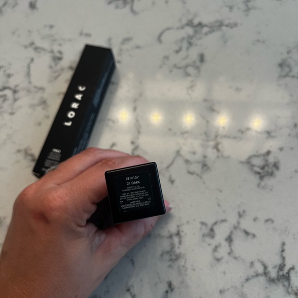 LORAC PRO Soft Focus Longwear Foundation shade 21 dark nwt - Picture 4 of 5